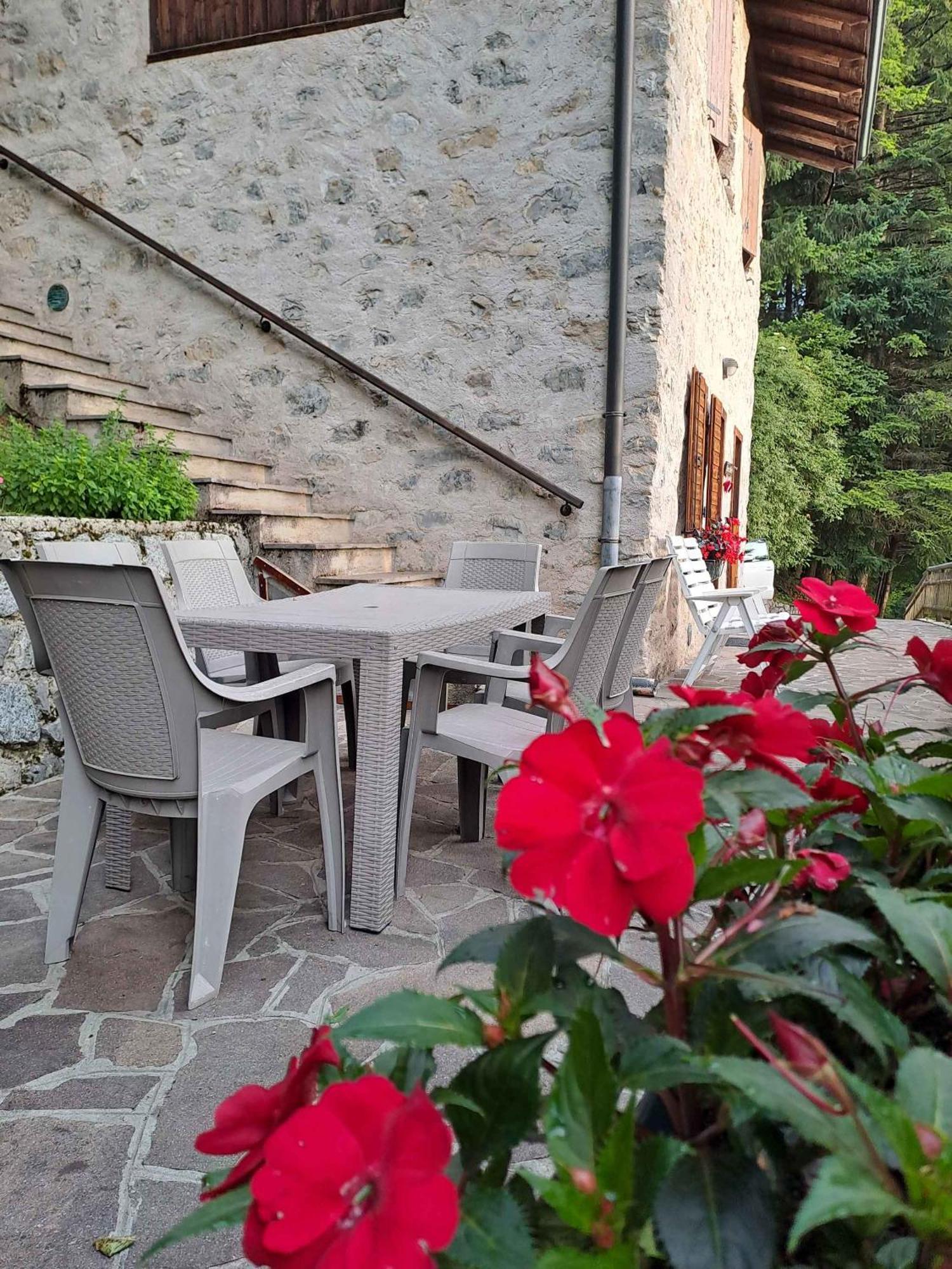 Holiday Home In Tiarno Di Sotto 23505 Exterior foto